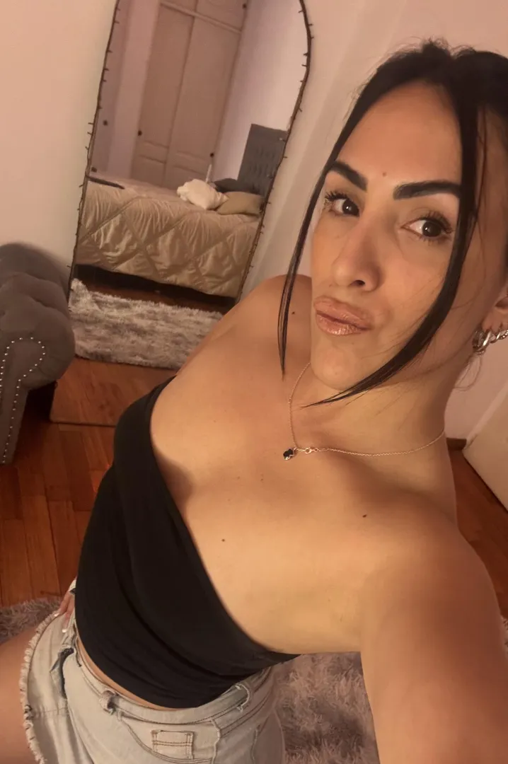 This is tonight’s outfit. What do you think?