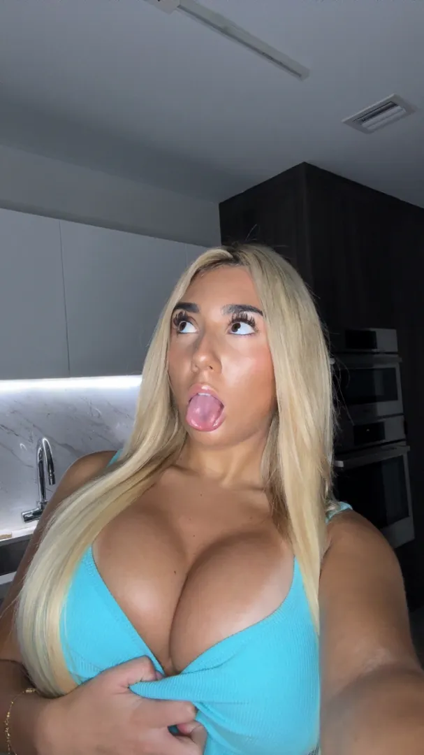 Too many baddies in Georgia... But pick me please