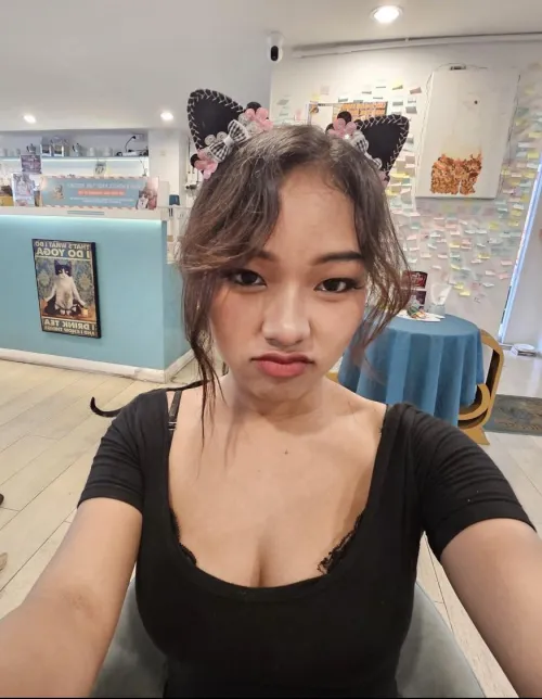 your asian cat girl<3