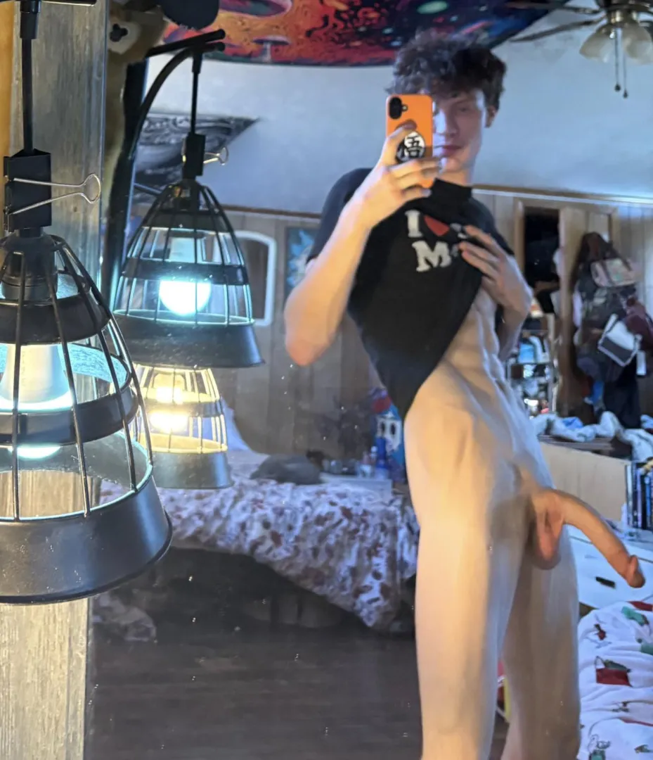 21yr old hung college athlete‍♂️ Happy Friday It’s hard to resist my BWC isn’t it? I’ll bring your fantasies and kinks to lifewhile you pay down my student loans. Dm open