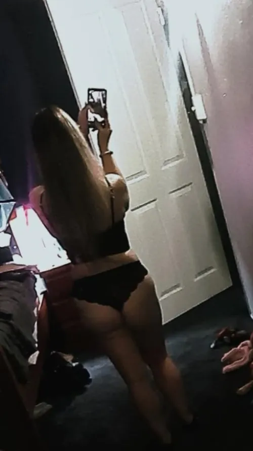 30 bi female looking for other bi f around the ipswich area - no single men sorry 