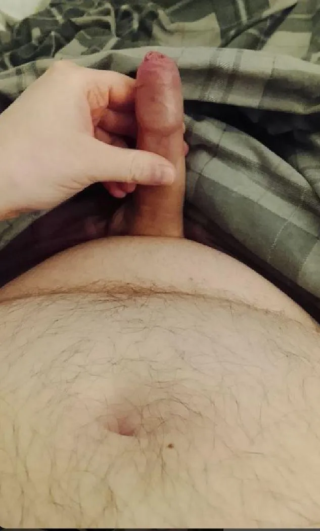 32 [M4A] #Essex, Laindon UK. I'm a chubby guy with a small cock that is seeking fun. Come to mine, spend the night if you want to, we'll kiss and cuddle and do sexual things  Will also consider reimbursing travel expenses. If you're interested, send m