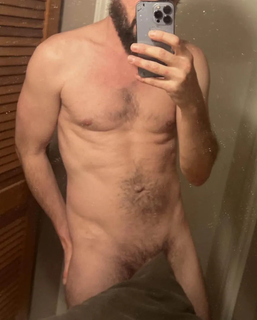 38 [M4FM] 6’4 Charlotte - Tall fit guy here, beard blue eyes. Honestly I’m not looking for anything but a hardcore makeout session. At a bar, at my house up against my pool table..