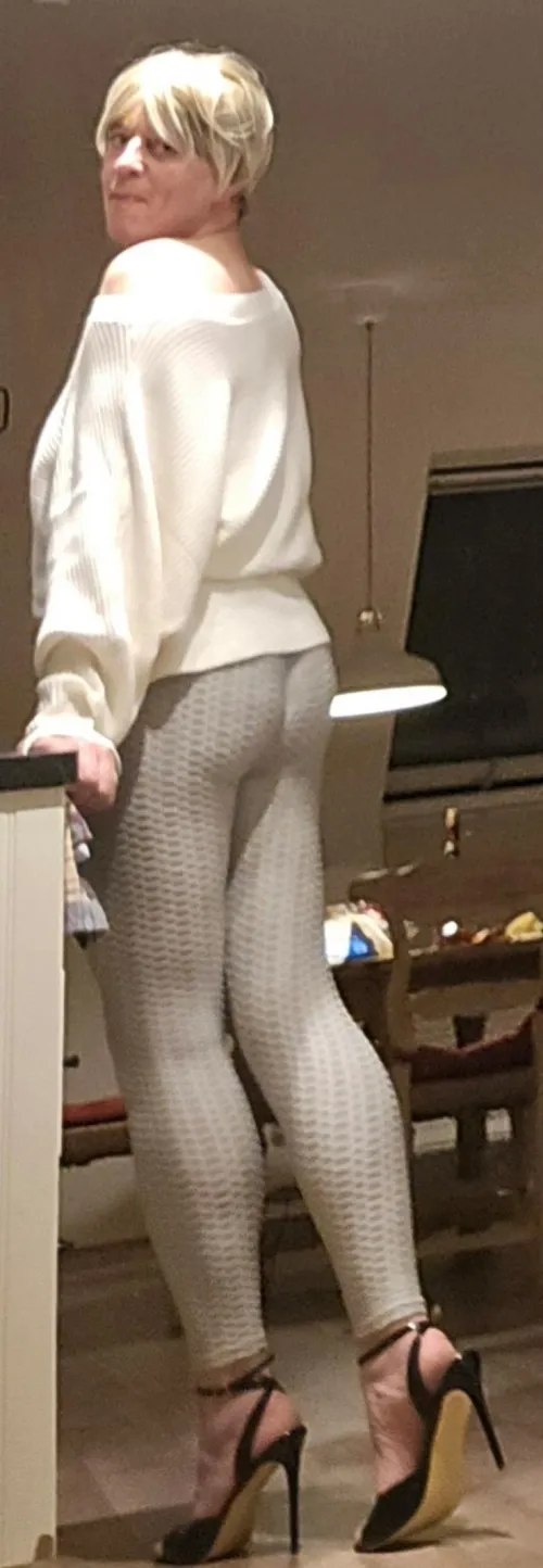 ❤ (52) if I remove my leggings for you, will you let me keep my heels on?❤