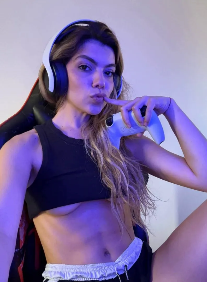 a gaming partner that would empty ur sack every night