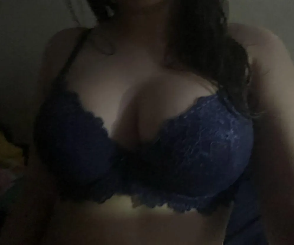 Alguien para morbo de mi novia putita?