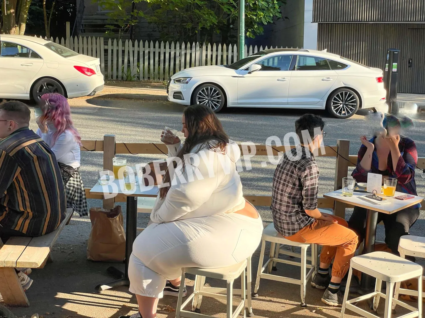 Boberry dwarfs everyone