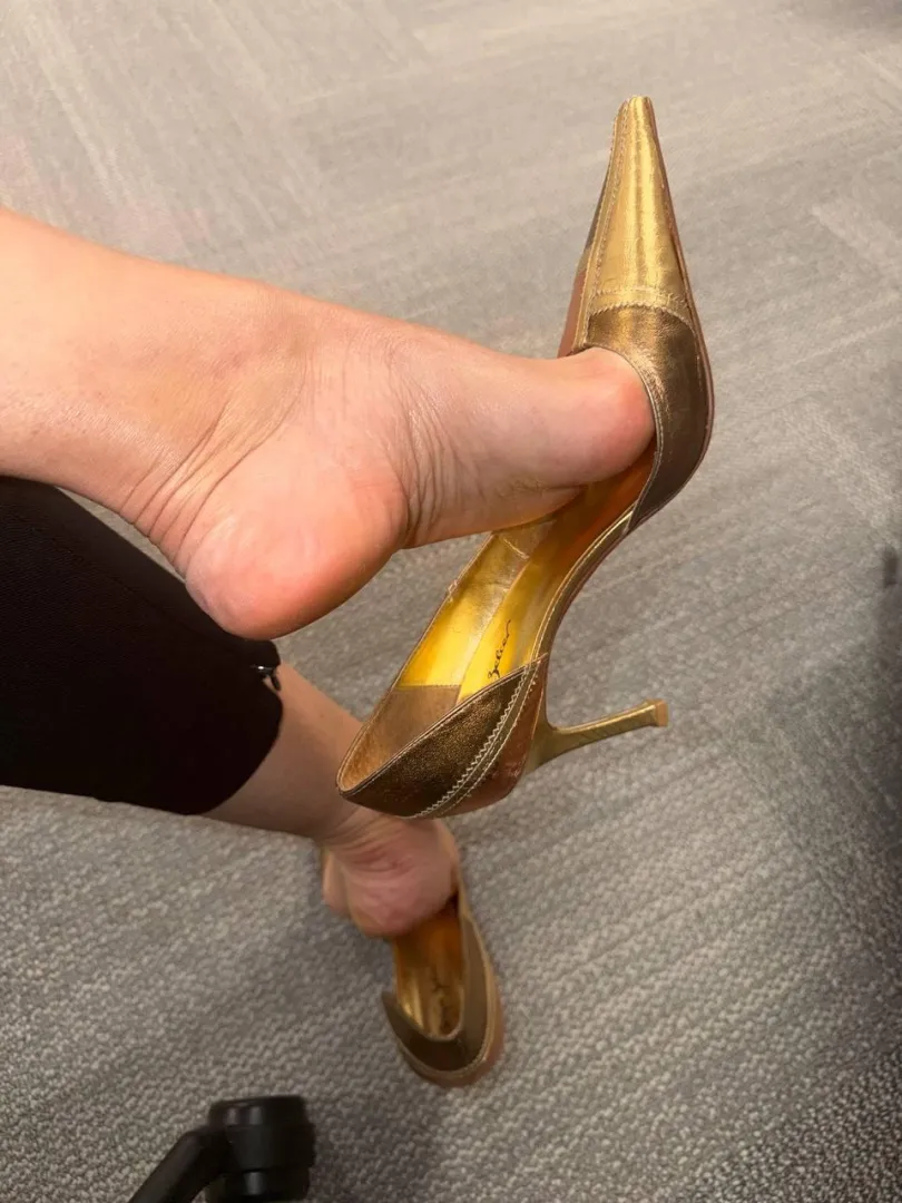 Dangling in the office