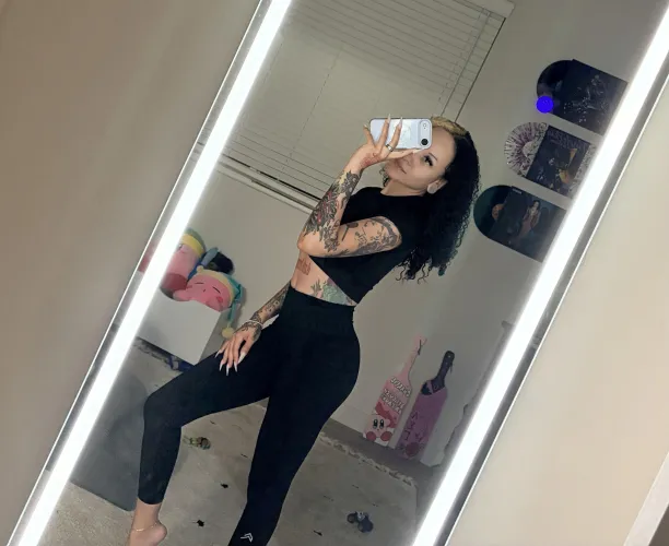 Game with me! Go to the gym with me! Let’s build a real connection in a GFE  (verified gf)