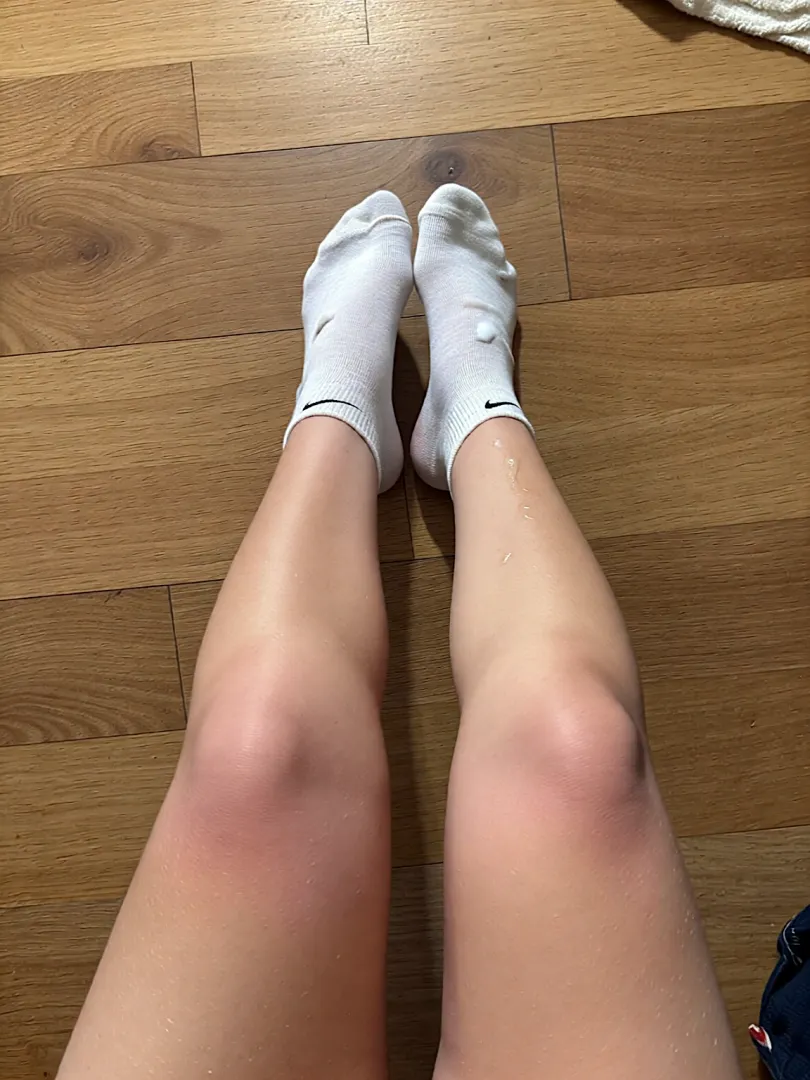 I decided to be a good step sister and let him cum on my socks