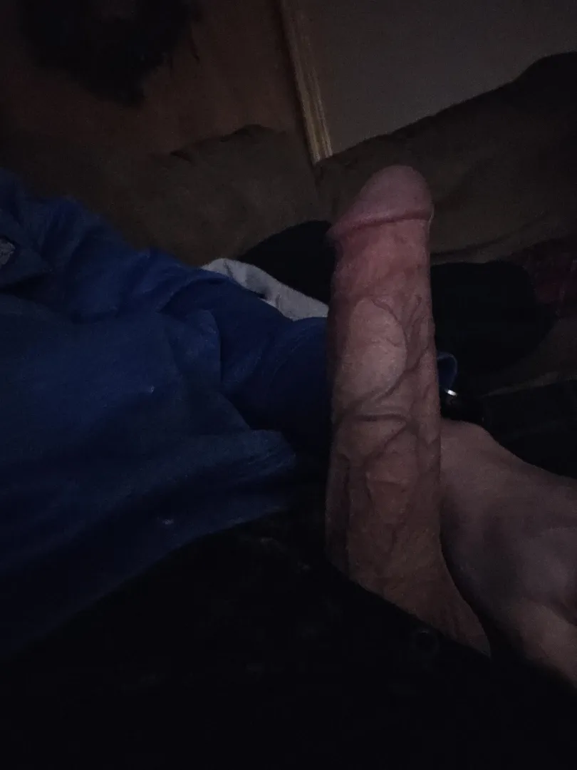 I really felt like showing off the veins today, I hope you enjoy yourself 