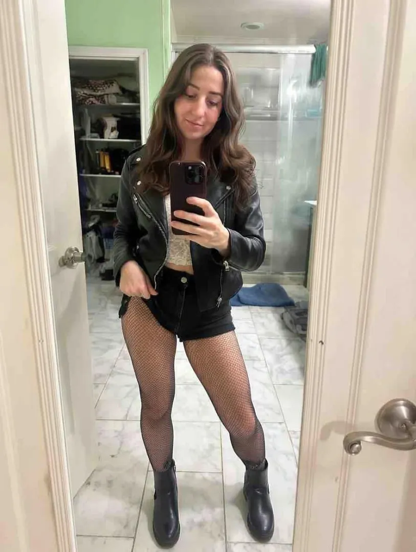 Need a Domme to keep pushing Bambi