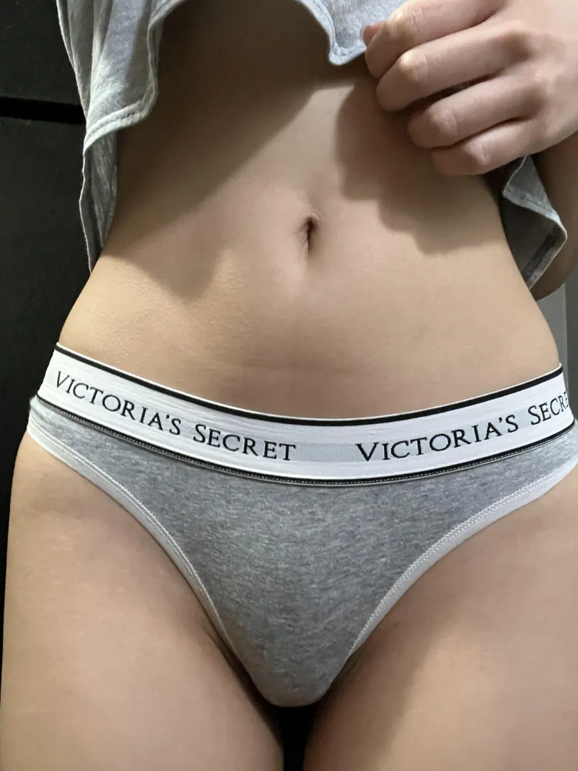 No shy midriffs around here