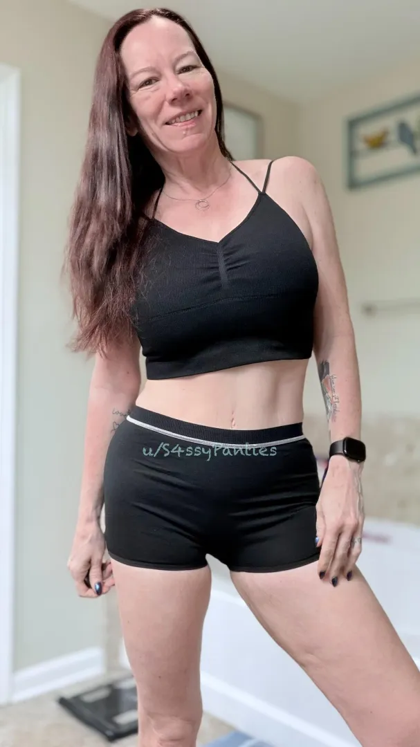 See pinned post for great specials, but they end today. My panties will have you coming back for more. Always newbie and fet friendly. I’m Sass. A sassy, playful, quick witted, redheaded, 47yo milf.