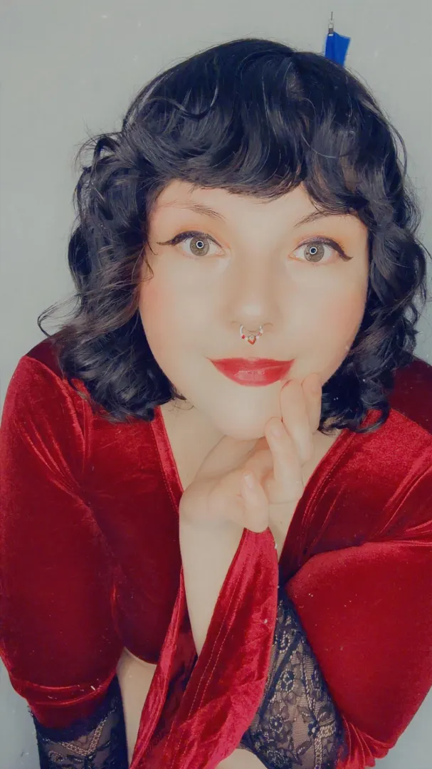 [Selling] Let me take care of you. [GFE] [Fetish Content] [Used Items] [Customs] [Etc]