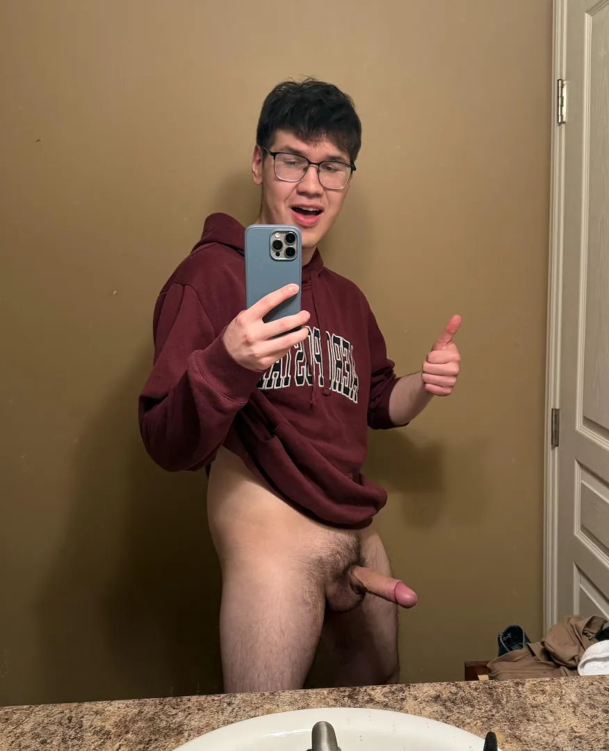 Thanks to this sub for making me confident in my average penis! You all get a thumbs up