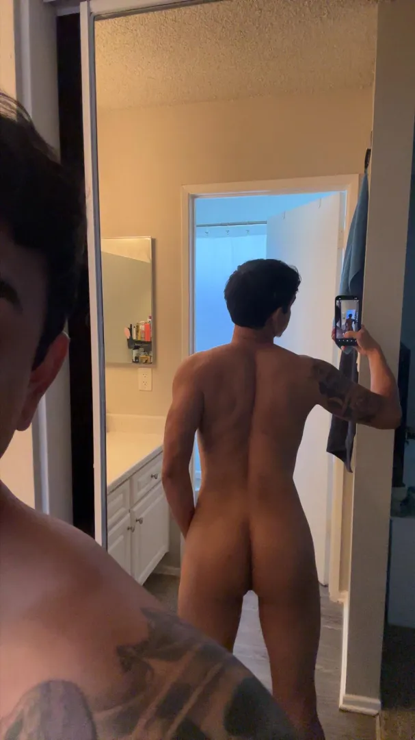 Whos hosting rn? Looking for hung masc tops that want a bj