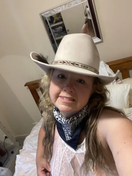 You be the boss I will be the naughty assistant