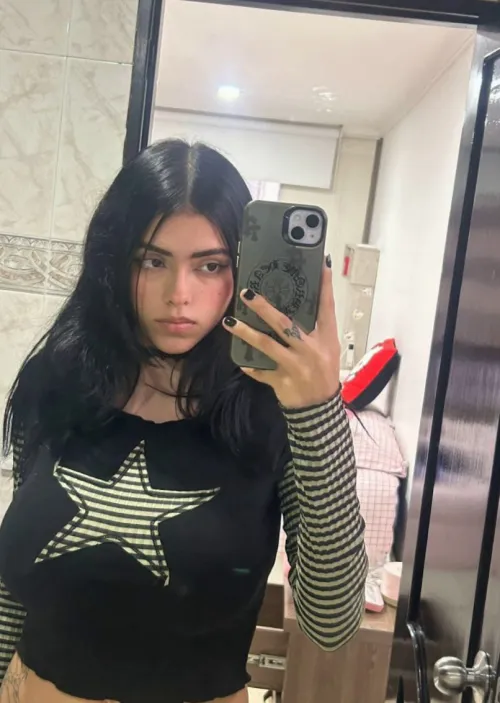 19f, looking for an older man 25+