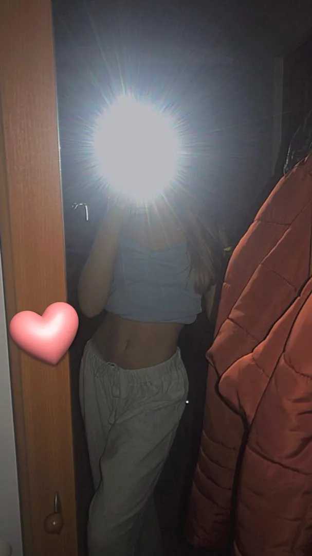 22 [f4m] #queens, visiting swedish girl with embarrassing kink