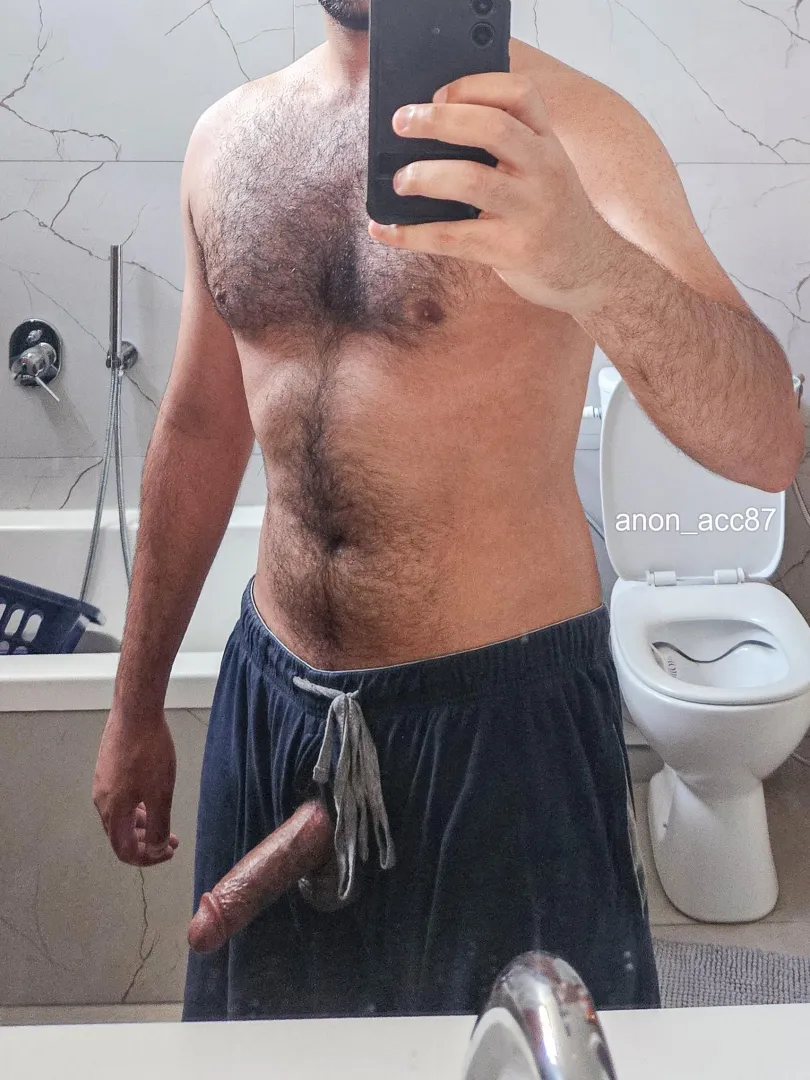 (27) Starting the day with a selfie