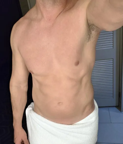 40 [M4F] Dallas, business flight layover. Tall,fit,lean..
