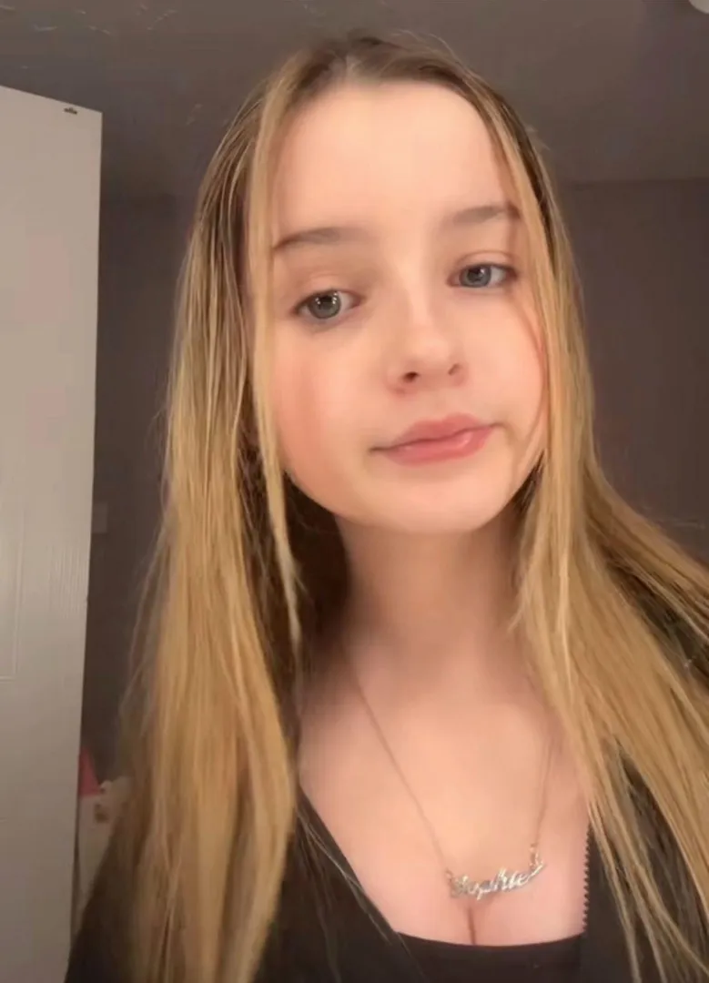 4'11 cutie needs attention pls