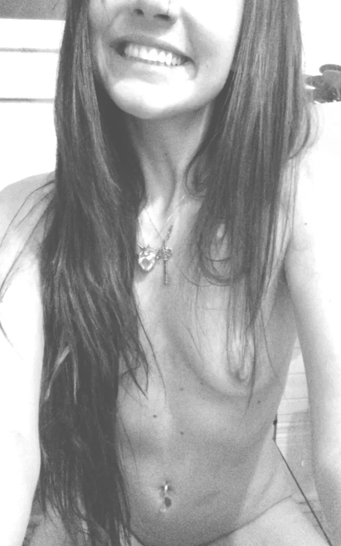 45 [F4M] just arrived in Berlin and visiting here for a week … looking for younger guy for casual fun while in town!