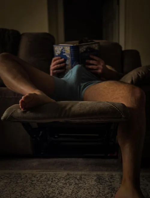 A gloomy Monday calls for cuddles and reading