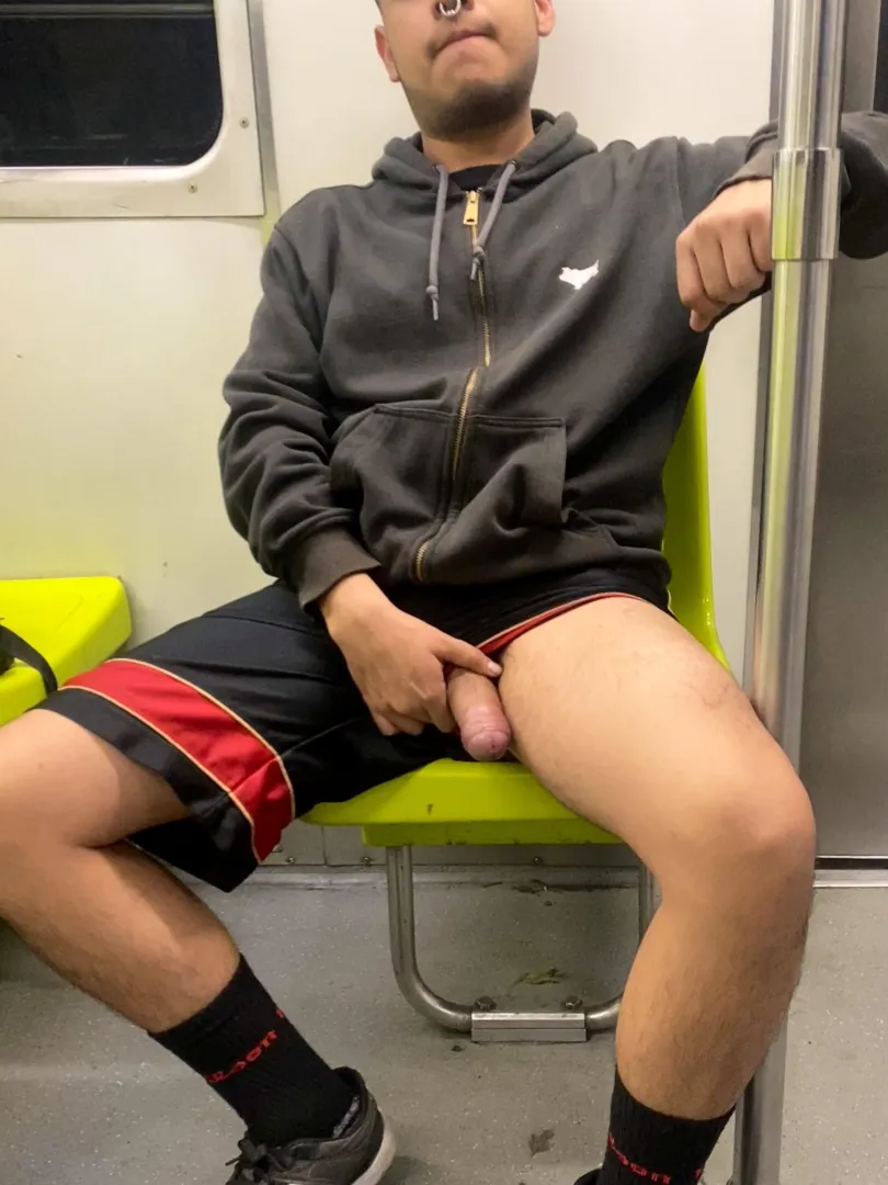 Always freeballing so you can suck it quickly in the metro 