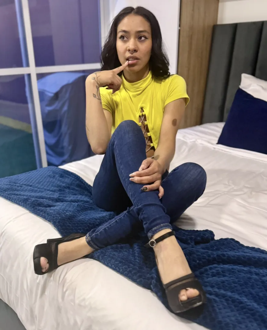 ankle strap heels are sooo sexy