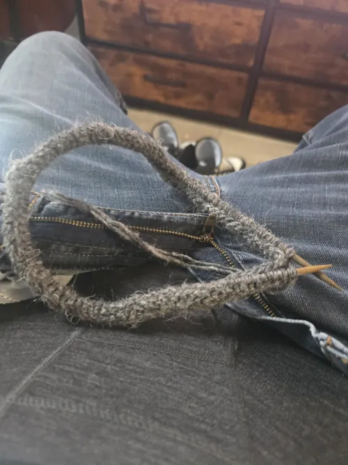 Bored and lonely I'm me! I'll shower knitting