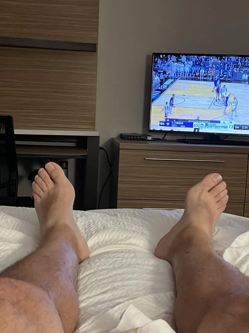 Crazy long work week for this Dad (47), and now relaxing with the game. Would be ideal to have someone rubbing these right now.