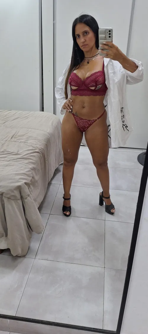 Do you like muscular legs? Does anyone want to train with me?