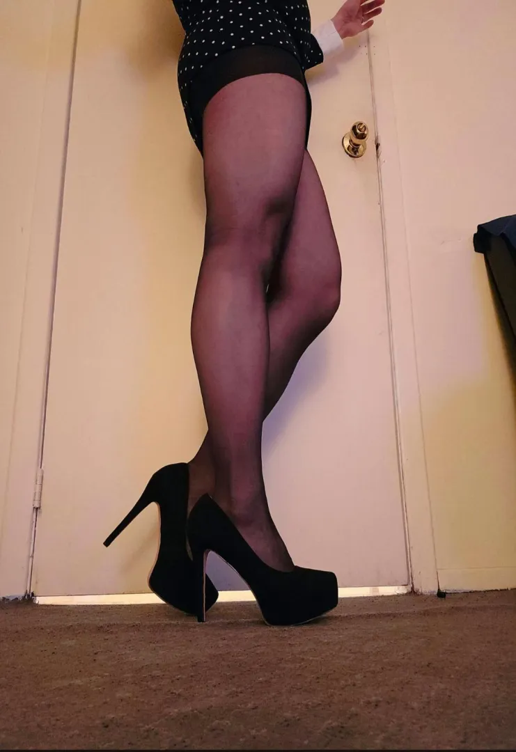 Friday legs show off