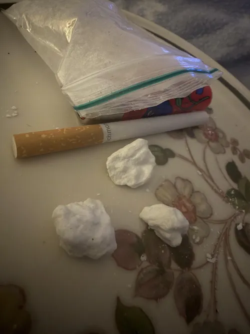 Friday night I said “Fuck it ima have a cheeky one” 48 hours later I’m here being jump scared by shadow people because I ain’t put it down since 