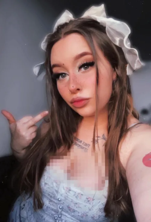 fuck rapunzel, I’m the only german princess you care about !! ♡ also being trapped in a tower? boring! trapping men in cages? hot! ;3