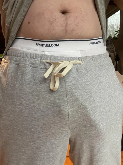 gotta love grey sweatpants....