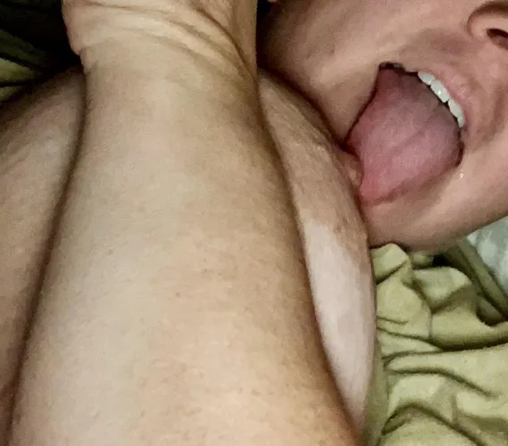 Happy Tiddy Tuesday!! [F] 40’s