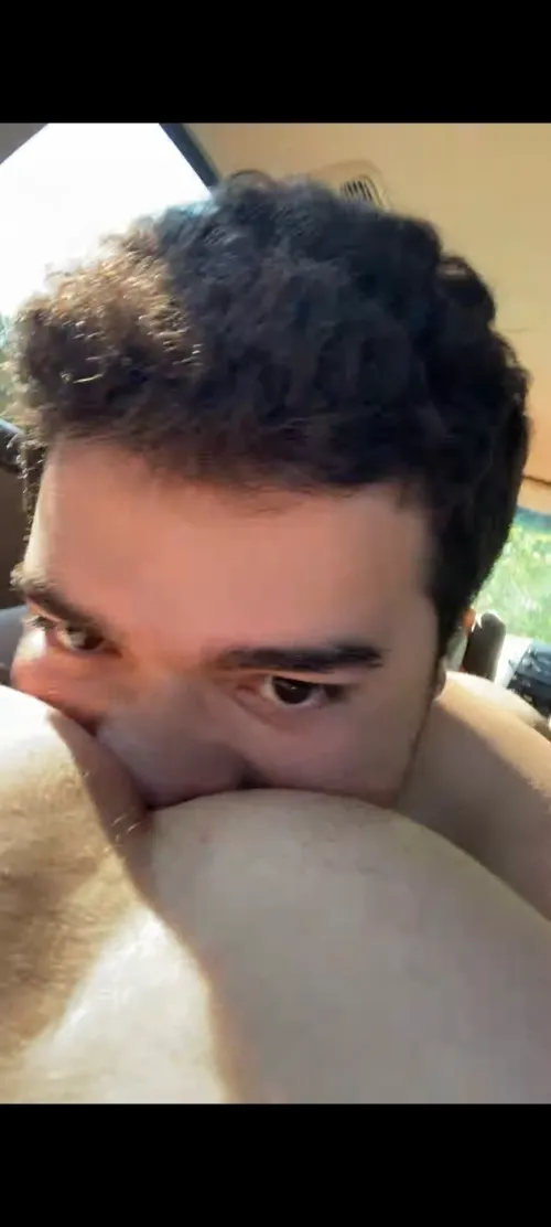 I love pressing my face cheeks in butt cheeks!