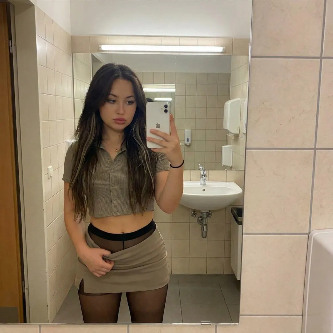 I want to sign the names of everyone who signs up for free off on my body.