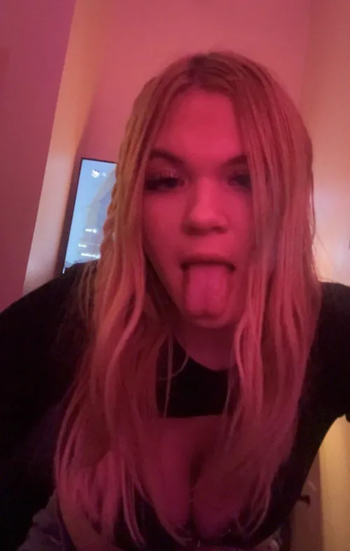 I’m all alone and need someone to fuck tonight! Where are you?