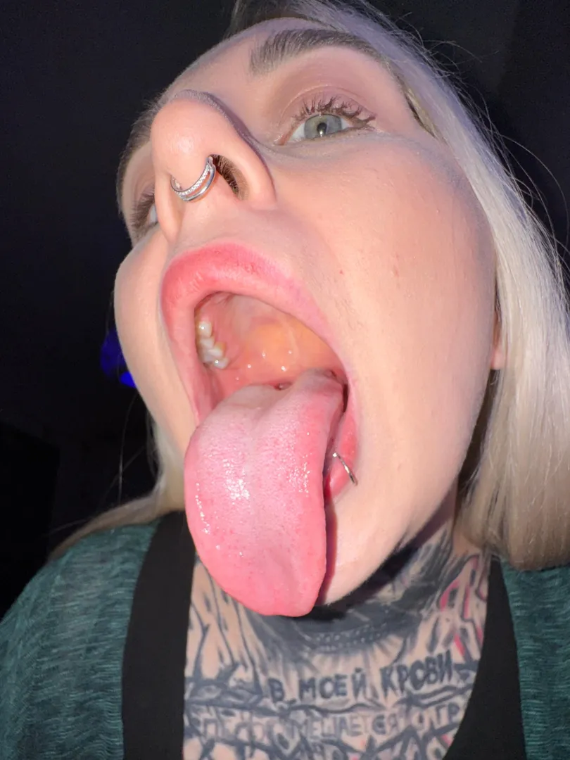 I'm starving and you look soo delicious  {f}