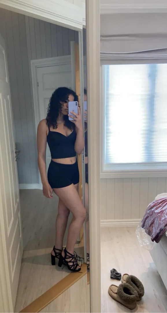 I’m your Date tonight..