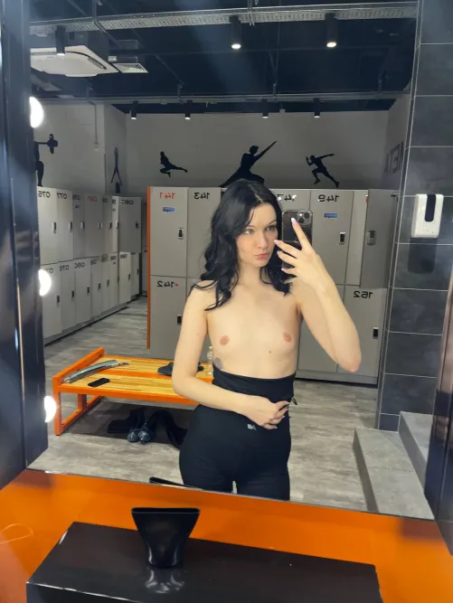 It's so hot in the gym