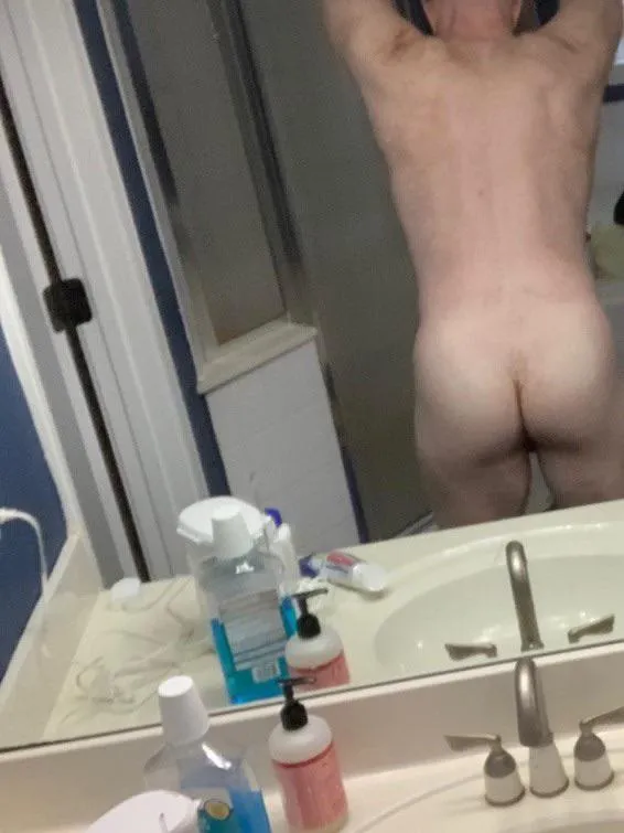 Masculine but submissive mwm to service straight/married/attached guys in need