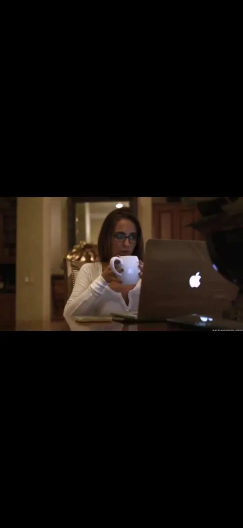 Me podrían ayudar con el nombre de esta actriz xfa es para una tarea