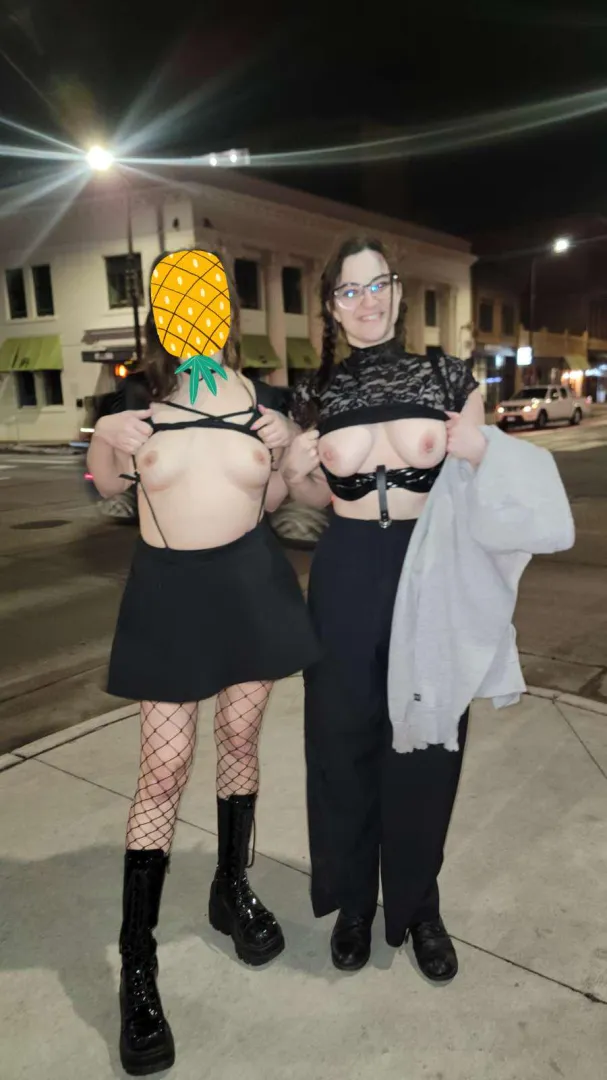 Met this HOT couple from reddit at ground 0 last weekend we went to taco bell immediately after this 