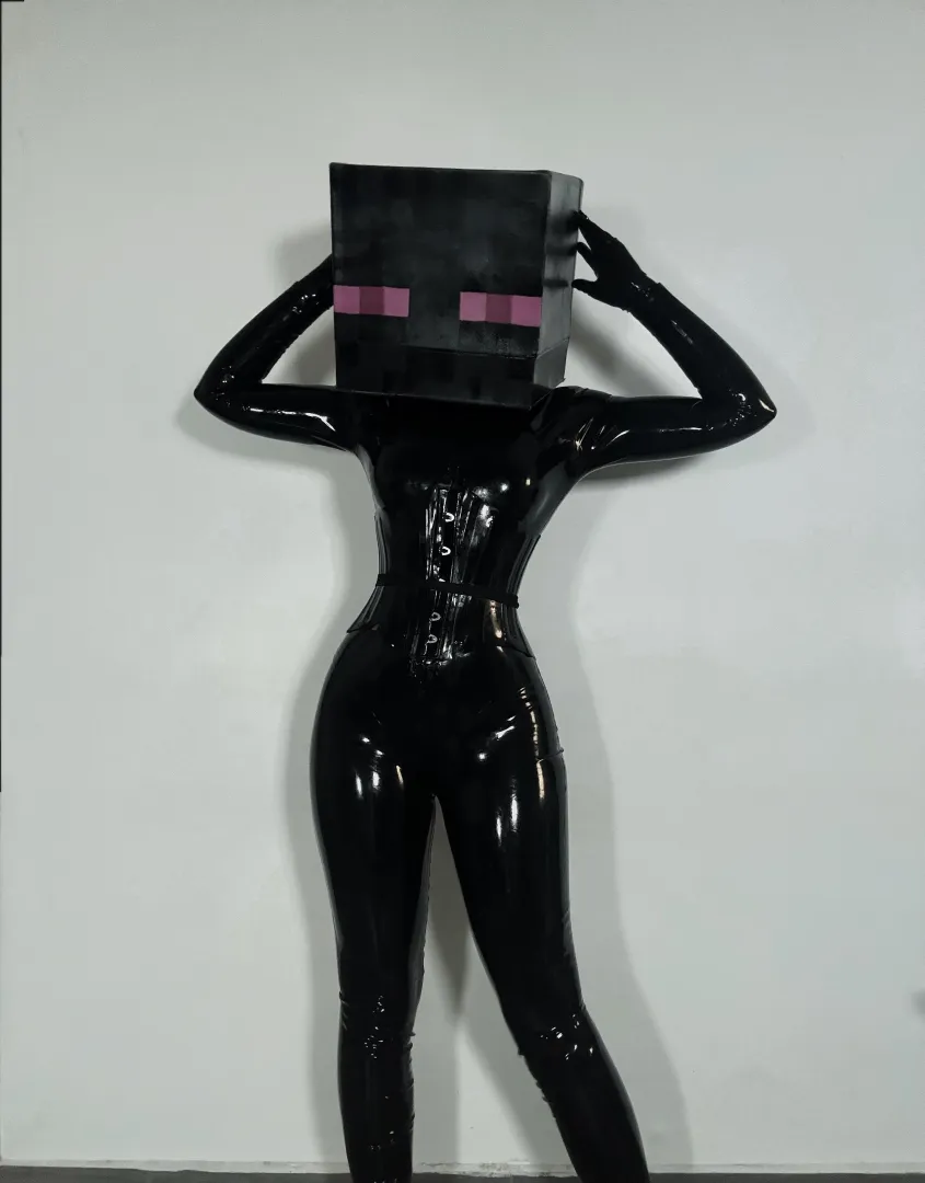 My Enderman cosplay (Aloeveraiskawaii)