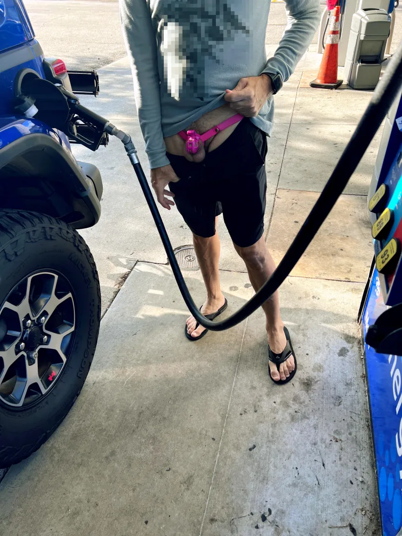 oh crap I forgot my wallet, how can a locked boy pay for this gas then?